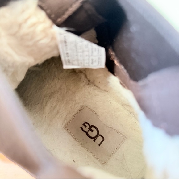 UGG Men's Hillmont Chestnut Leather Winter Chelsea Boot | US 9 - Picture 8 of 9